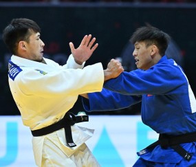 NG体育-柔道邀请赛上演强强对话，漠南霹雳队大胜剑门天虎队，战术调整见效；更衣室氛围正向(漠南传奇实景马术演出简介)