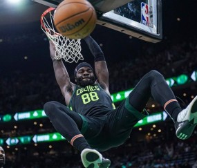 南宫体育-包含Ning爆冷击败独行侠，回归赛场引爆全场！的词条